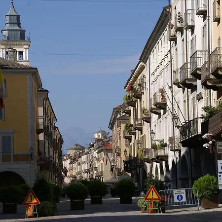 Domuscuneo Casa Dei Conti