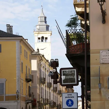 Domuscuneo Casa Dei Conti Cuneo